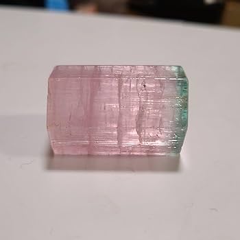 イーダーオーバーシュタイン磨きのブルートルマリン（縦長ハート） イーダーオーバーシュタイン磨きのブルートルマリン（縦長ハート）